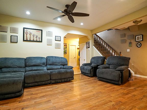 5th image of 296 Saint Marys Ave