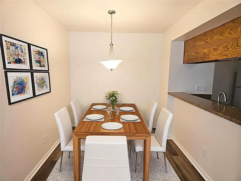 508 E Denton Dr — Photo 2