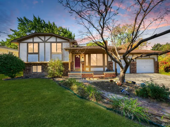 6154 Clarkston Rd, Clarkston, MI 48346