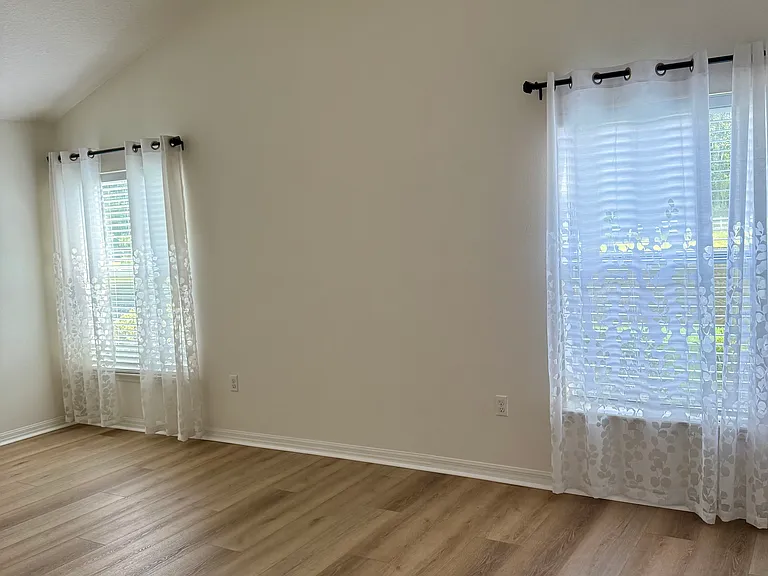 1819 Creekwater Blvd — Photo 5