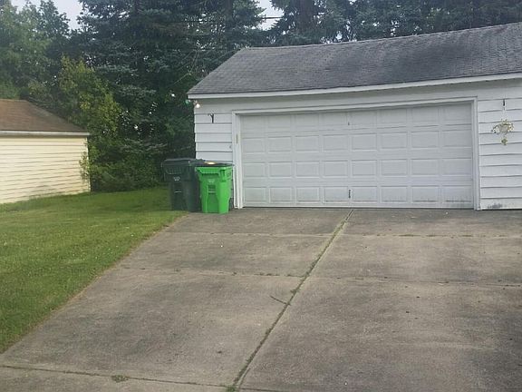 3rd image of 13104 Maple Leaf Dr