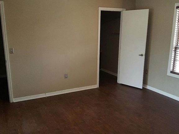 4th image of 10411 Pink Azalea Dr