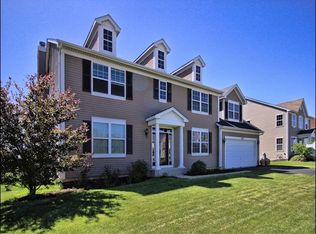 437 Bluegrass Pkwy, Oswego, IL 60543