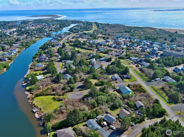 998 Texmar Avenue SW, Ocean Shores, WA 98569