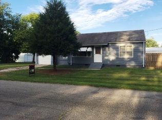 606 SW 6th St, Fairfield, IL 62837