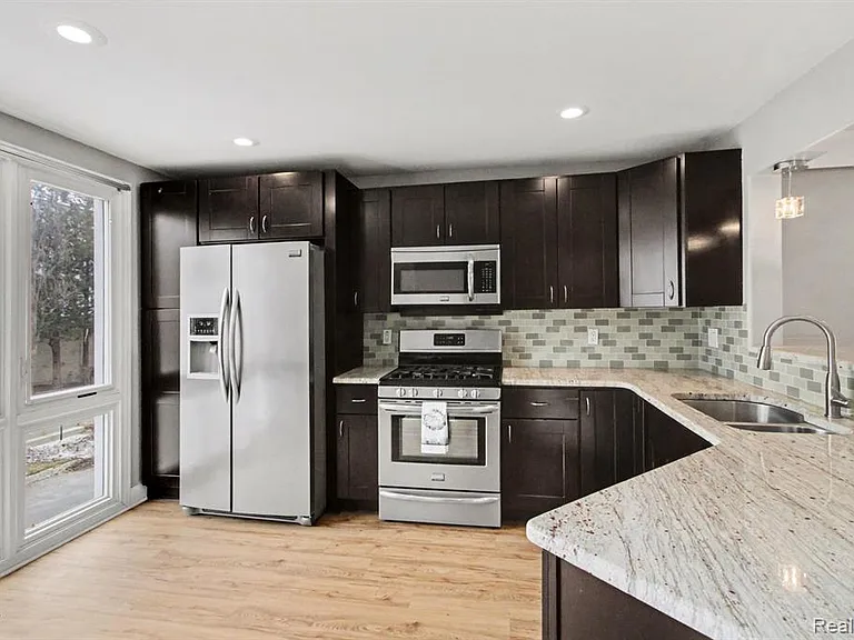 274 Main Sail Ct — Photo 9