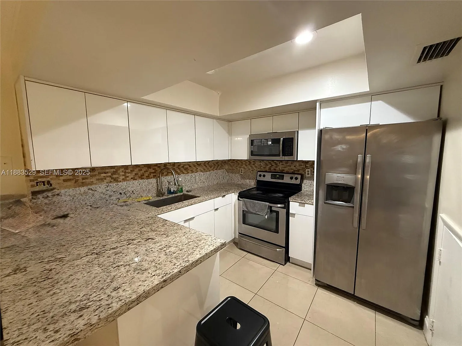 4 bed, 1590 sqft, $3,500 — Photo 3