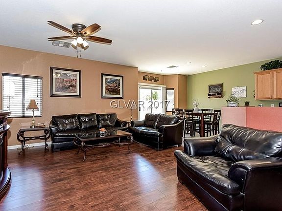 3rd image of 3817 Hollycroft Dr