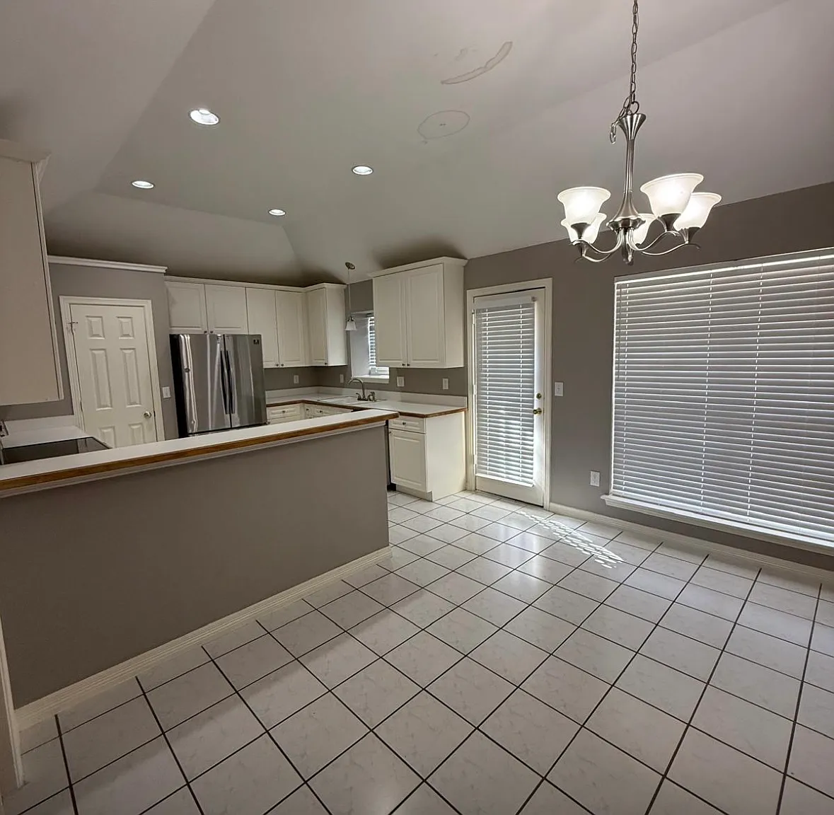 3 bed, 1820 sqft, $2,350 — Photo 3