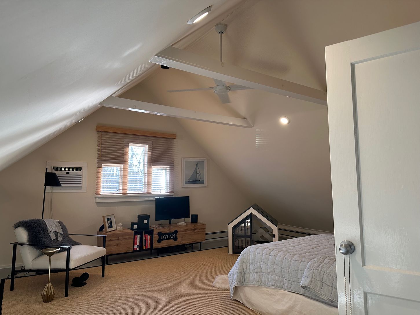  Upstairs master bedroom suite