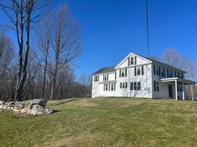 51 Moore Rd, New Braintree, MA