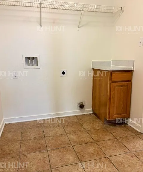 421 New York Dr — Photo 17