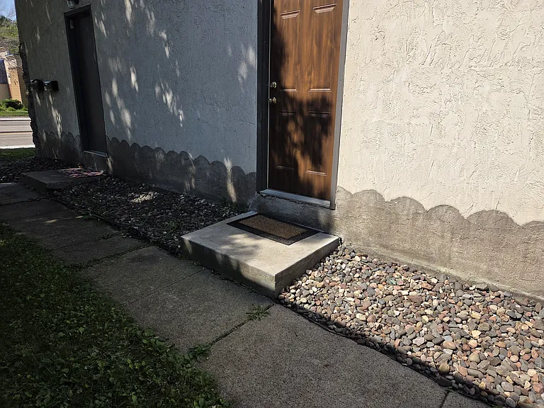 619 W Broadway Ave — Photo 6