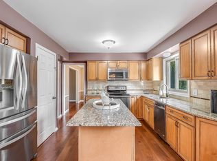 46299 Quail Ridge Dr, Plymouth, MI 48170