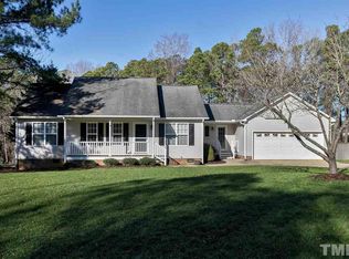 128 Blairwood Dr, Fuquay Varina, NC 27526