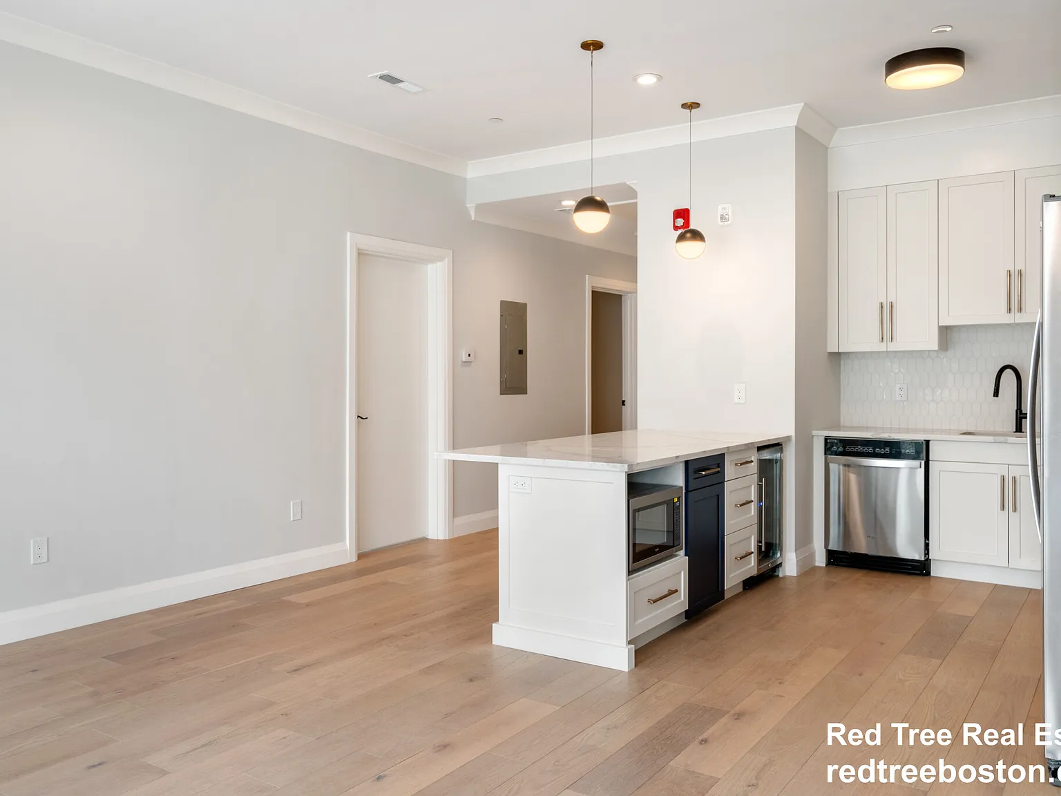 3 bed, 1100 sqft, $4,000 — Photo 4