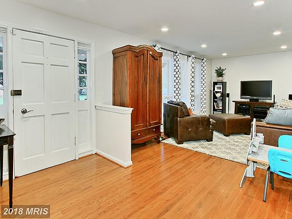 4th image of 10206 Bessmer Ln