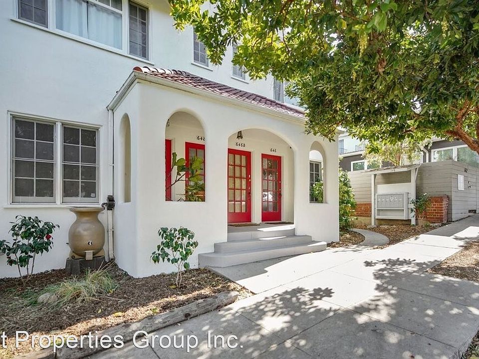 1st image of 648 Ocean Park Blvd #D