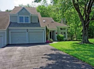 21 Ridgefield Dr, Voorheesville, NY 12186