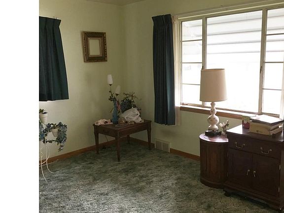 4th image of 1725 Atlantic St NE