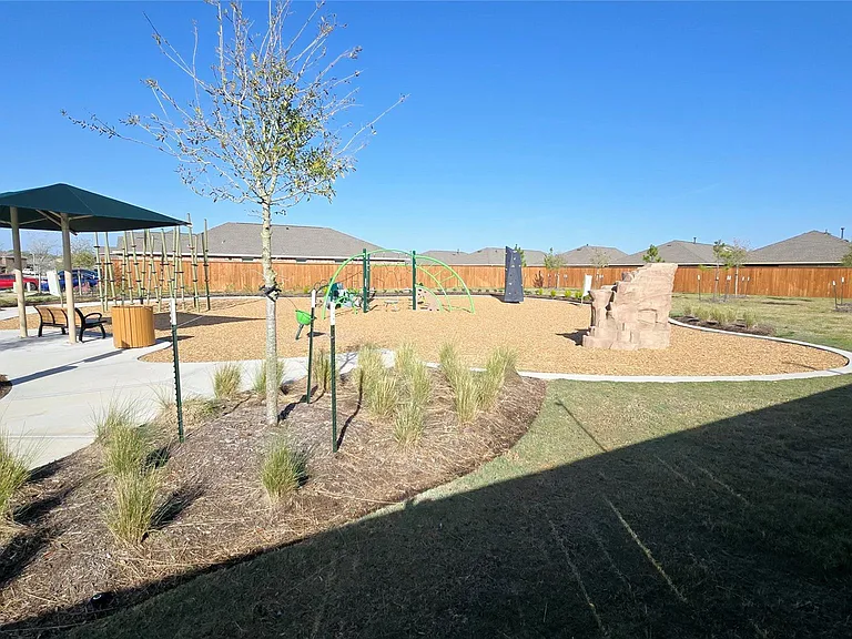 21458 Carosella Dr — Photo 45