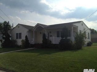 822 Taft St, Bellmore, NY 11710