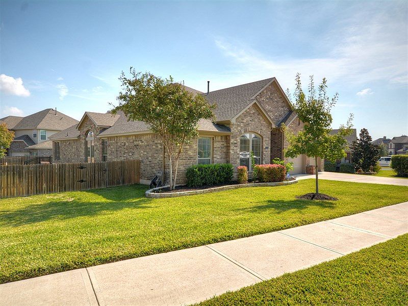 2nd image of 1420 Naranjo Dr