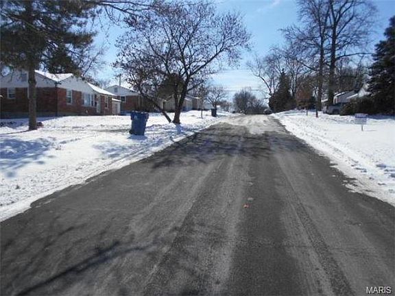 3rd image of 1000 Saint Patrice Ln