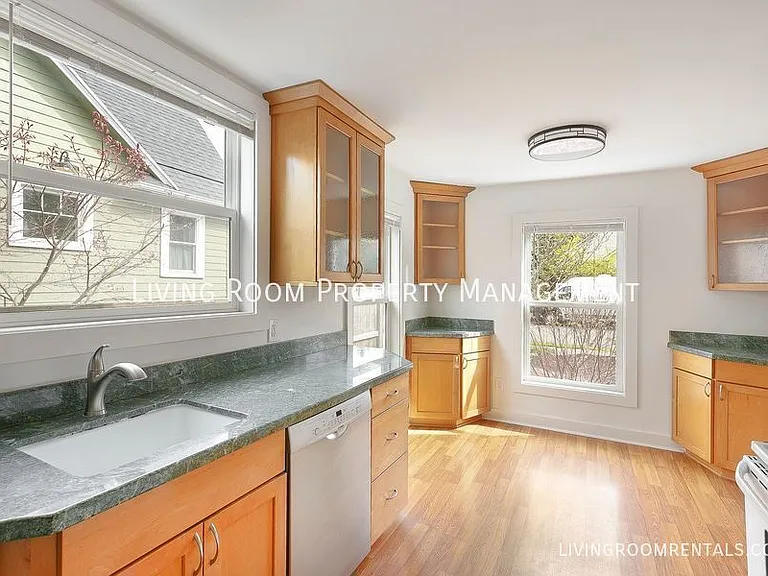 4451 SE 29th Ave — Photo 4