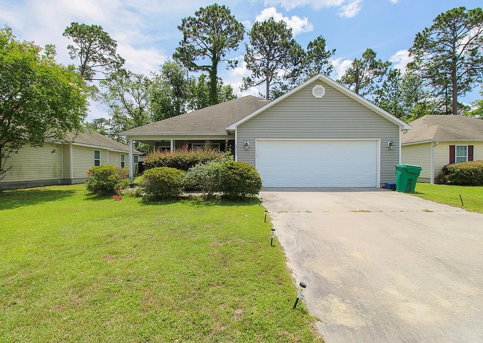 1st image of 2720 Pineview Dr