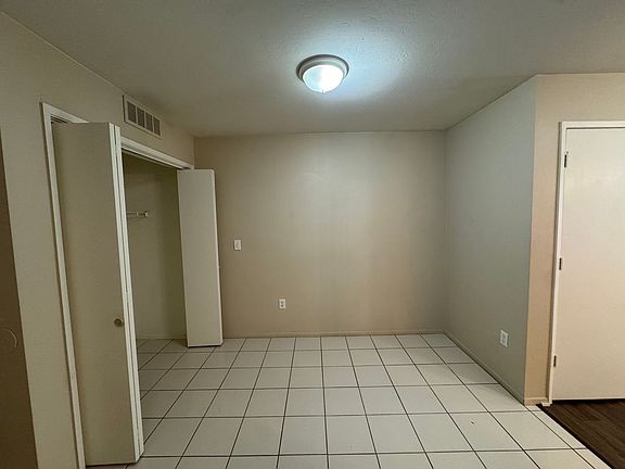 4th image of 600 Hosking Ave #B