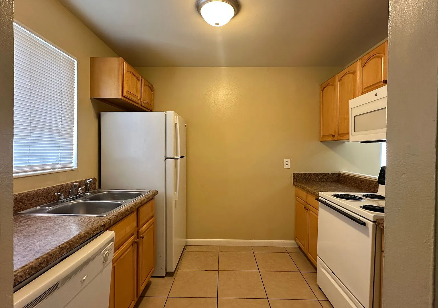 Bright 2BR/2BA Apartment Near Winter Springs Town Center Available NOW!! — Photo 3