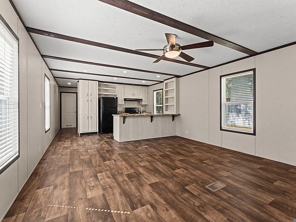 4th image of 3850 N Row Ave