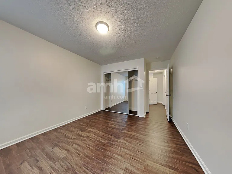 1070 Halifax Ln — Photo 18