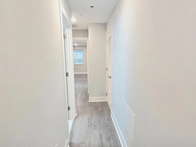 5233 Chancellor St #1 — Photo 13