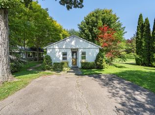 10441 Spring St, Fenton, MI 48430