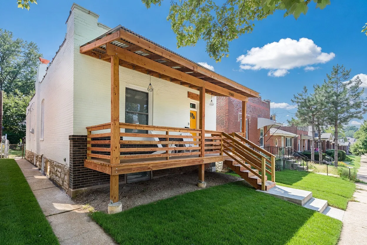 2 bed, 1087 sqft, $3,600 — Photo 2