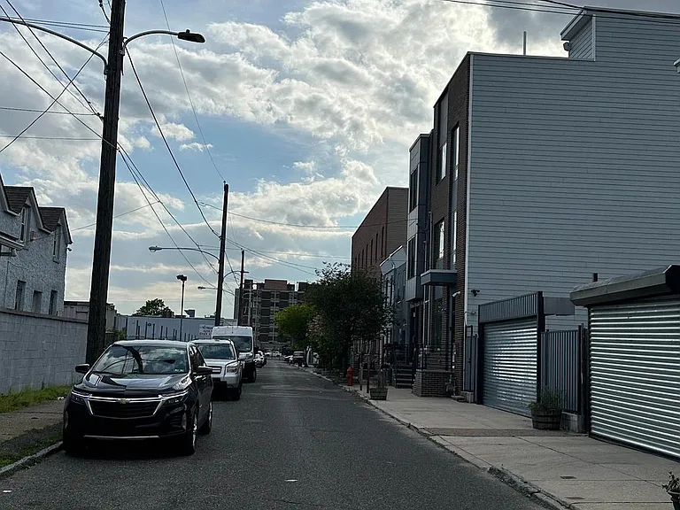 3380 Agate St — Photo 31