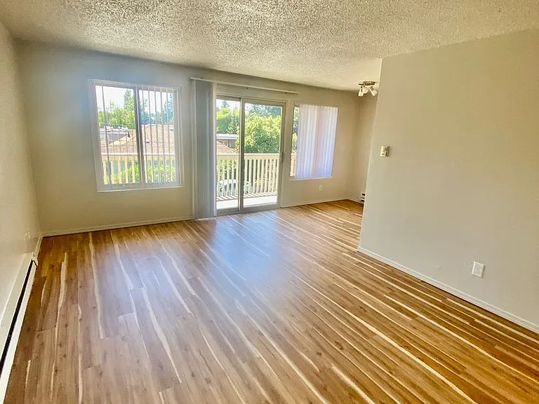 7429 Rainier Ave S — Photo 10