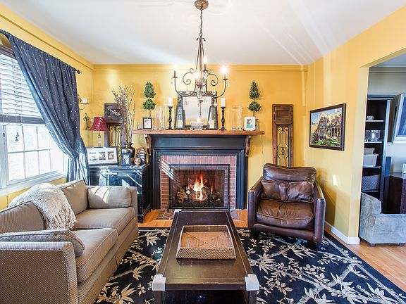 2nd image of 33 Hunter Pl