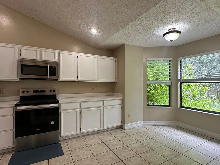487 Carrigan Ave — Photo 24