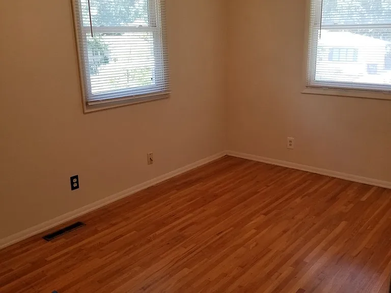 12429 Westwood Ln — Photo 6