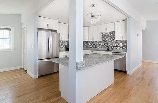 3rd image of 17 Caldwell St