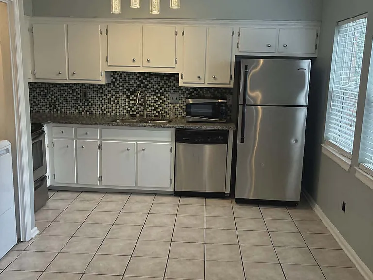 515A Chesterfield Ave #A — Photo 3