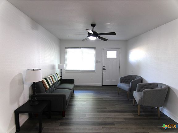 4th image of 306 Oak St