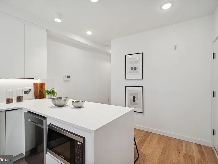 1623 Christian St #1 — Photo 8