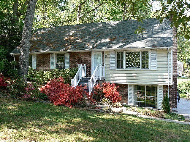 1st image of 608 N Pinetta Dr
