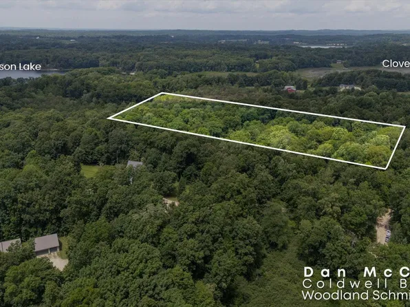 8572 Anchor Dr, Delton, MI 49046