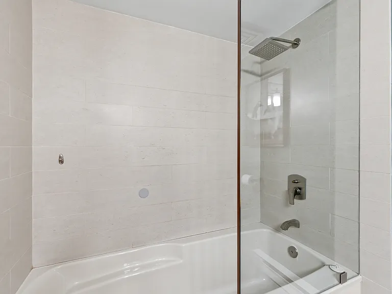 639 W 14th Ave #206 — Photo 22
