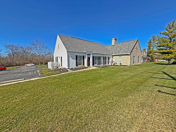 2nd image of 2480 Swan Dr